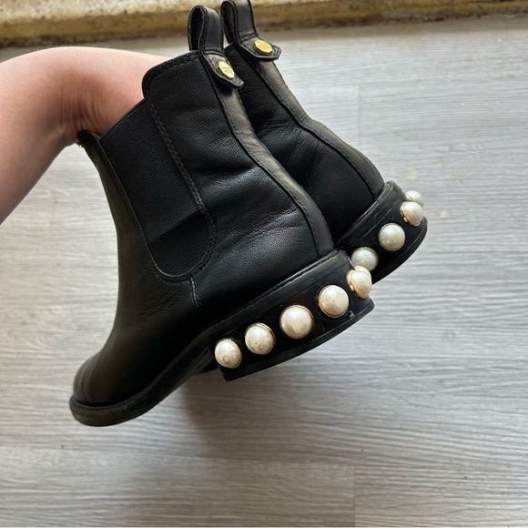 [6.5] Louise Et Cie Classic Black Leather Chelsea Boot Gold & Pearl Hardware - Picture 5 of 13